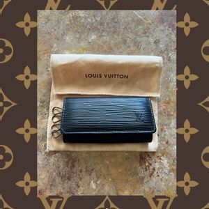 LOUIS VUITTON KEY HOLDER 4 keys MULTICLES  M63822 EPI NOIR NEW NEVER USED UNISEX